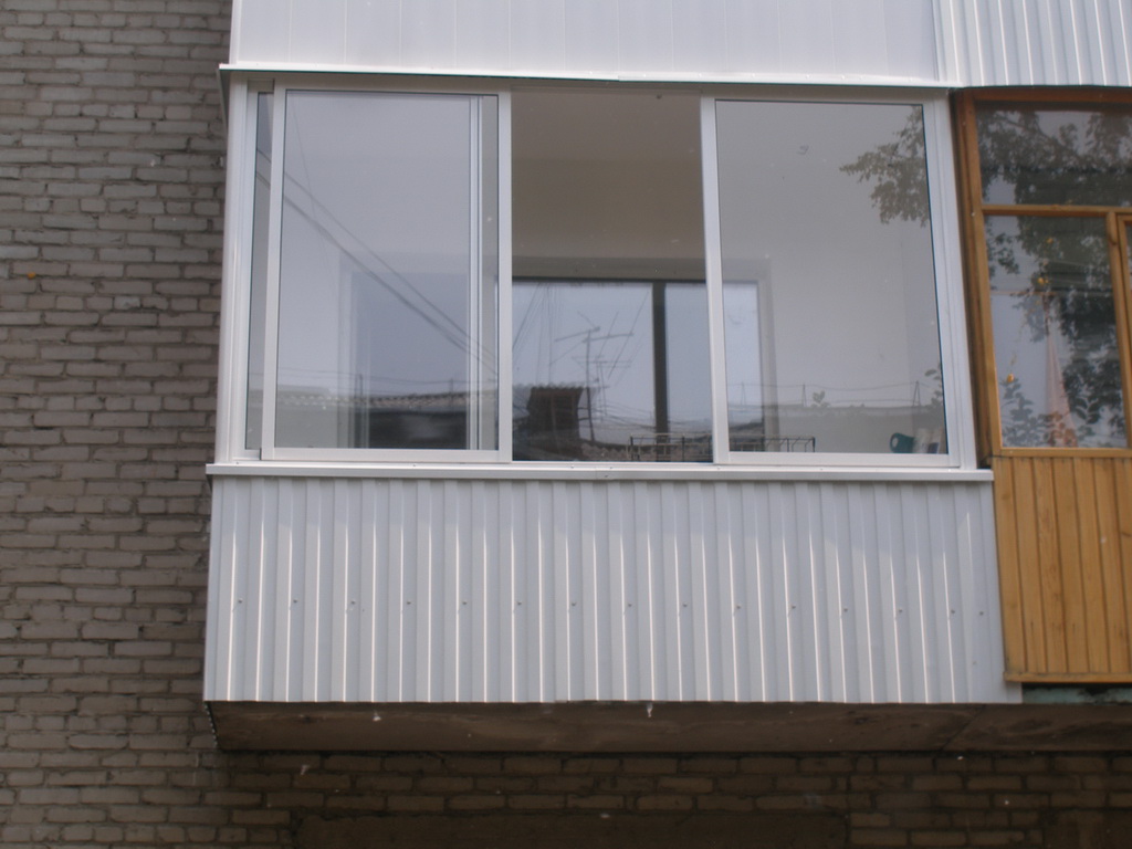 Установка пластиковых окон на балконе: остекление лоджии Железнодорожный