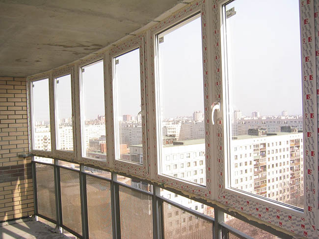 Недорогое остекление общего балкона Железнодорожный